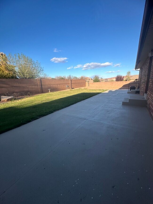 Photo - Charming Ranch Farmhouse in St. George – Spacious & Serene!