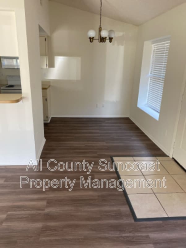 Photo - 536 E Curlew Pl