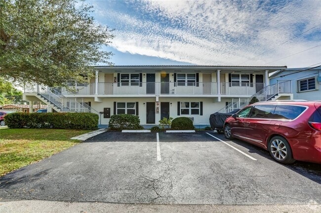 Building Photo - 1520 NE 56th St Unit 6 Rental
