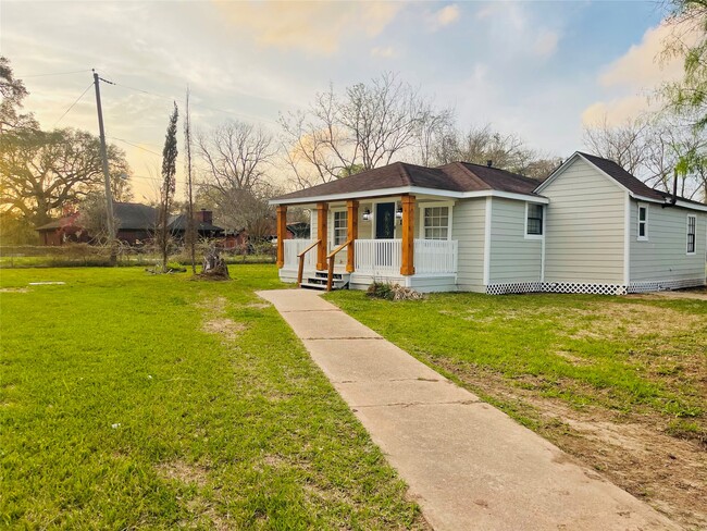 Photo - 166 Sycamore Dr