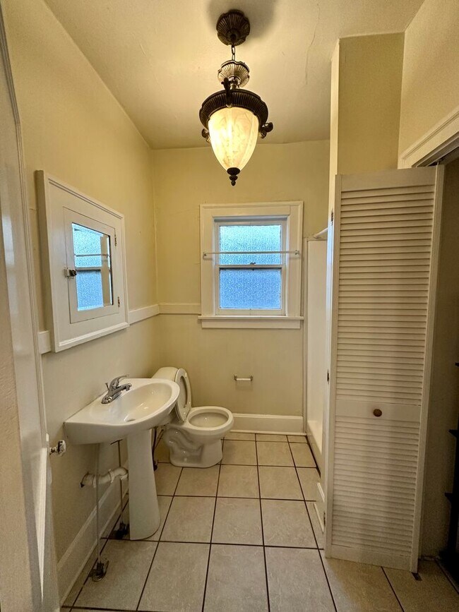 Photo - 858 S Broadway Unit C