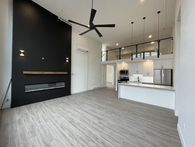 Building Photo - 57 Canterbury St Unit 402