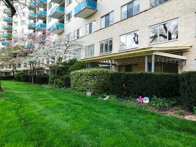 Photo - 10201 Grosvenor Pl Unit 103