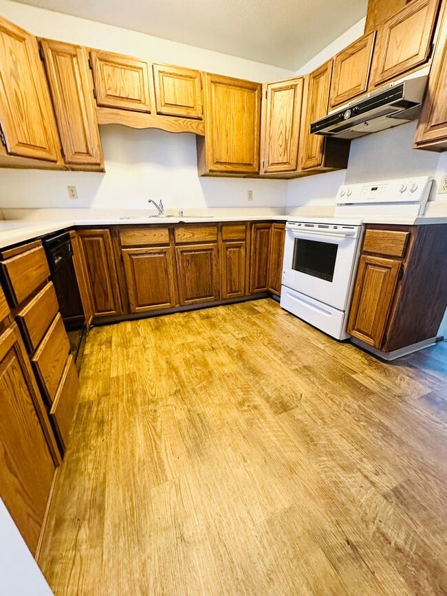 Photo - 4th Ave - 910/908/908B Unit 910