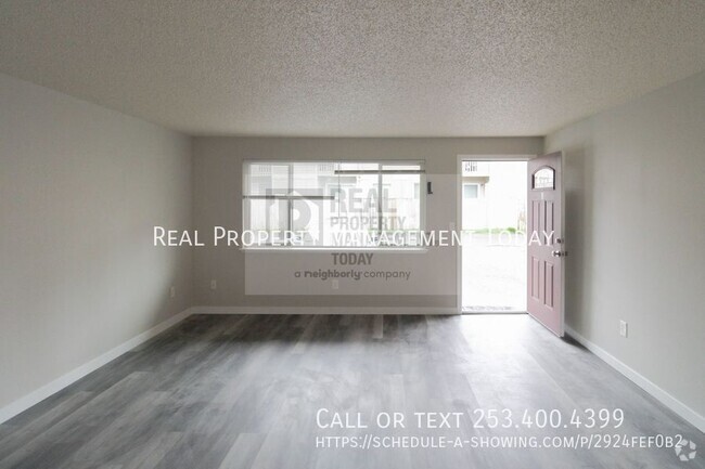 Building Photo - Upgraded 1bd 1ba apartment with fenced in ... Unit 3