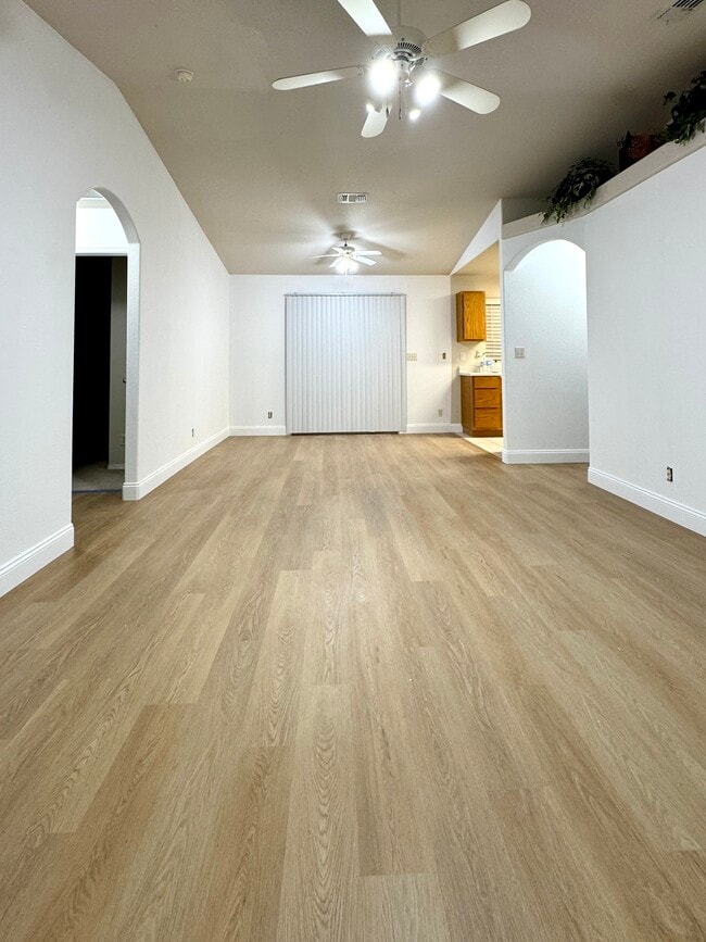 Photo - 1215 Mohican Dr