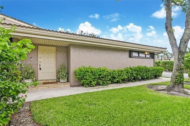 Photo - Bonnie Brae Way, Hollywood, FL 33021 - 3 BR 2 BA townhouse