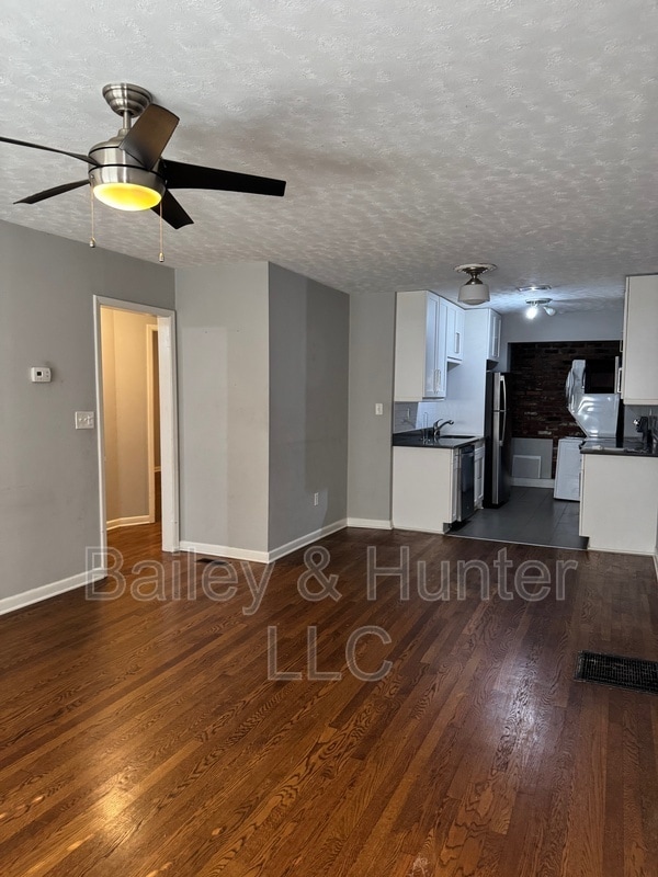 Photo - 440 Mead St SE