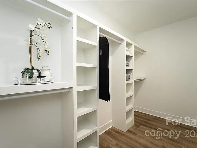 Photo - 301 S Cloudman St