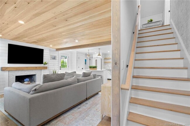 Photo - 22 Oldfield Dr