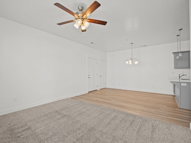 Photo - Beautiful home for rent in Saratoga Springs! Unit I-202