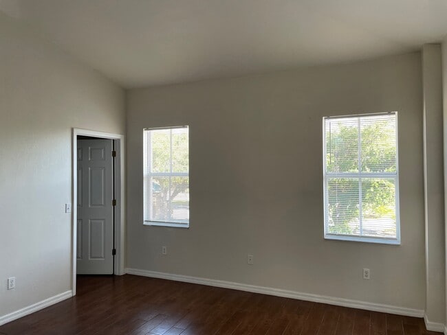 Photo - 505 W Hickpochee Ave