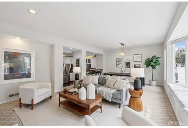 Building Photo - 2918 Van Ness Ave Unit 1