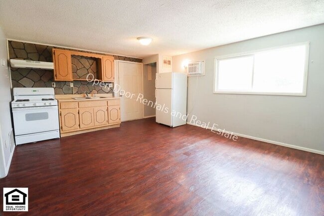 Photo - 501 N Broadway St