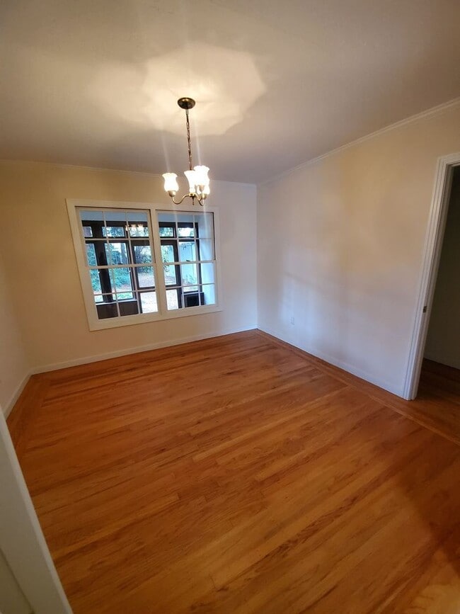 Photo - 1241 Perkins Way