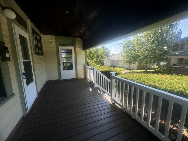 Photo - 215 E 9th St