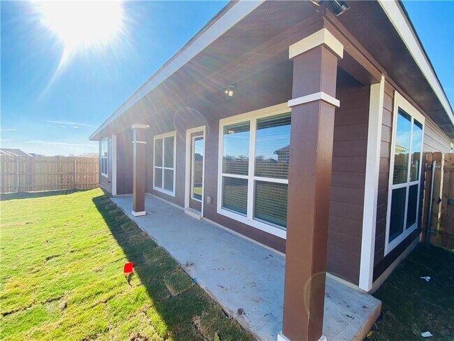 Photo - 721 Hollyhock Dr