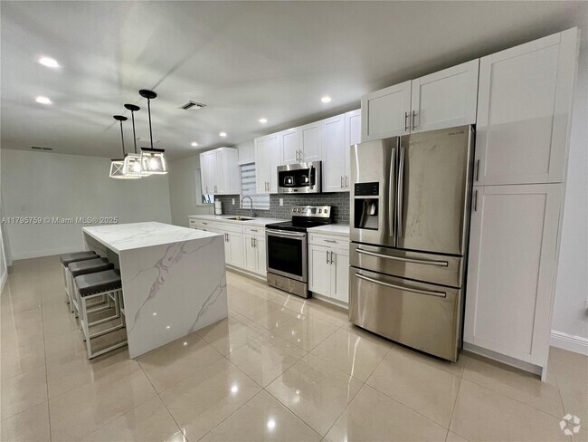 Building Photo - 10356 SW 11th Terrace Rental