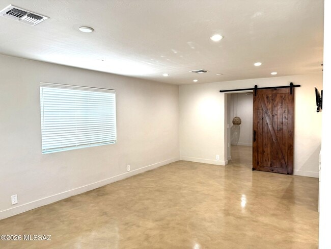 Photo - 426 S Stratford Dr