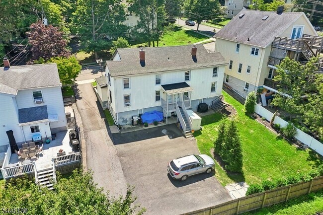 Photo - 35 Cleveland St