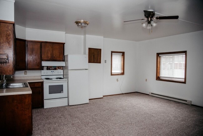 Photo - 45 E Willow St