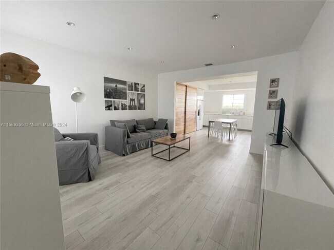 831 10th St Unit 102