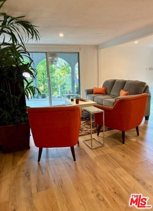 Photo - 2900 Searidge St