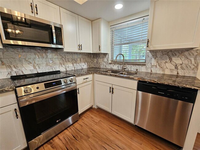 Photo - 659 N Jefferson Ave