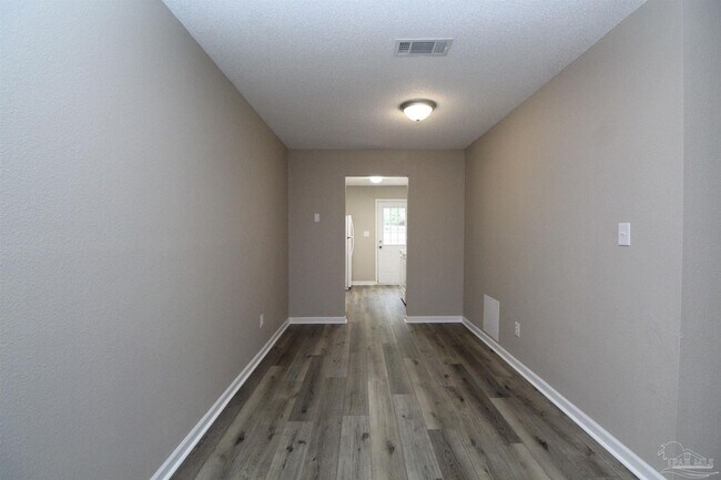 Photo - 6853 Roundup Ln