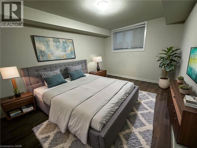 Photo - 160 Rochefort St.