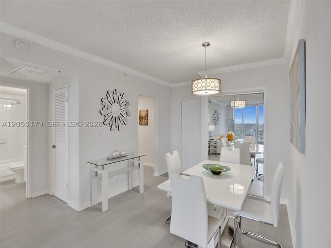 2501 S Ocean Dr Unidad 731 (Available Sep 23)