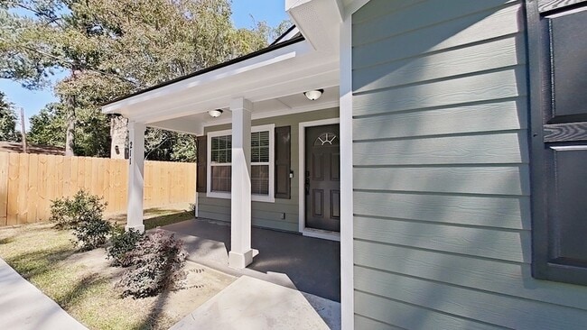 211 Lucy St