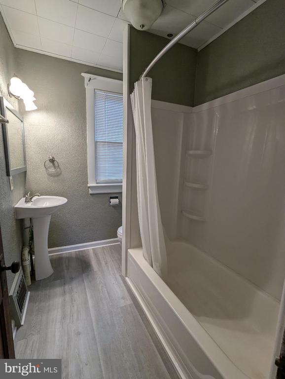 Photo - 1034 Corbett St