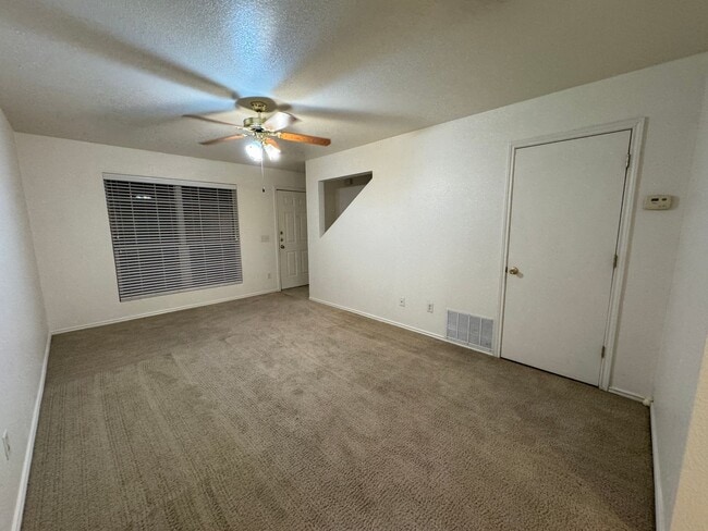 2005 Monte Carlo Ln Unit B
