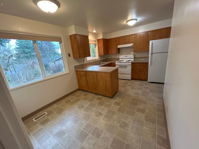 Photo - HALF OFF FEBRUARY RENT! 3 Bedroom 1.5 Bath in Desirable NW Corvallis