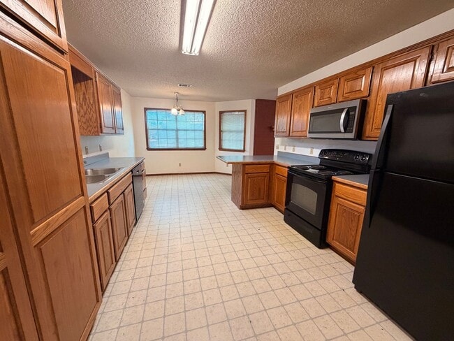 Photo - 1006 Nightingale Ln