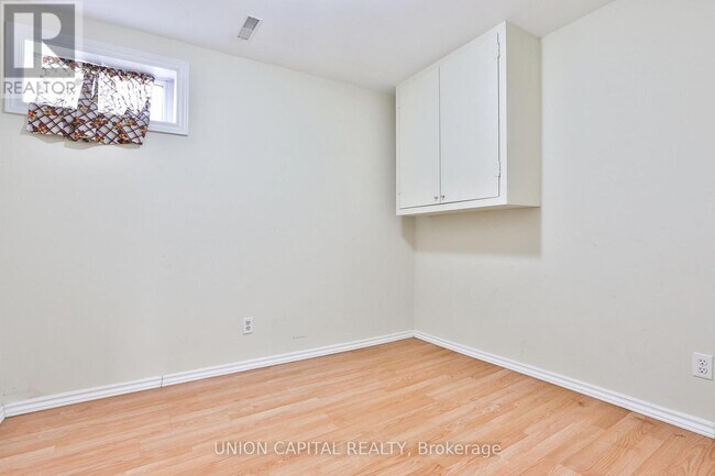 Photo - 168 Old Sheppard Ave