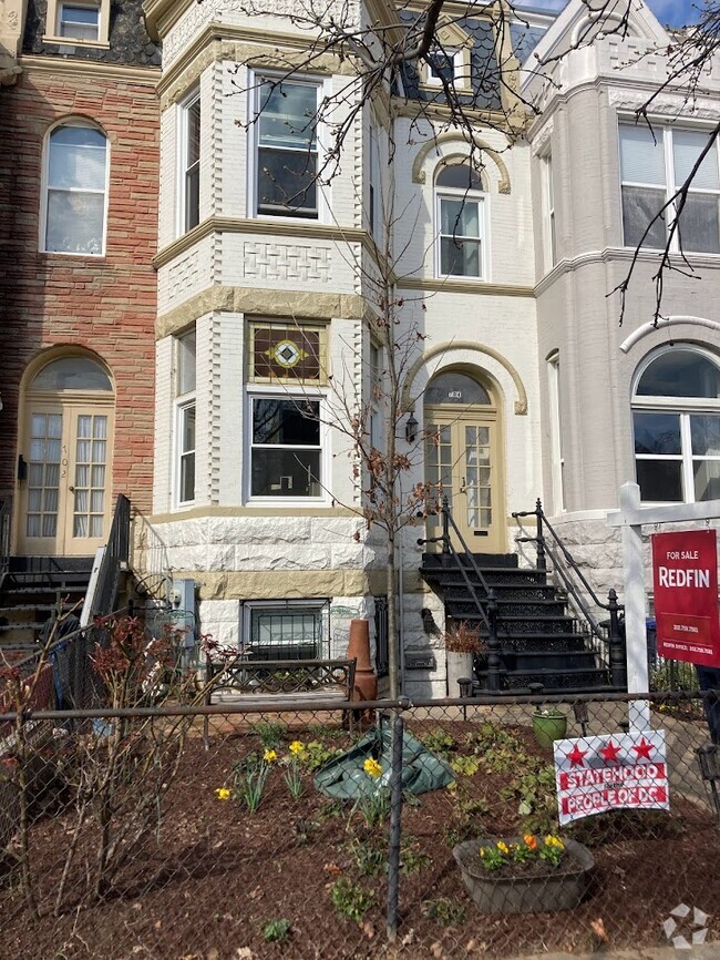 Building Photo - 704 12th St NE Unit B Rental