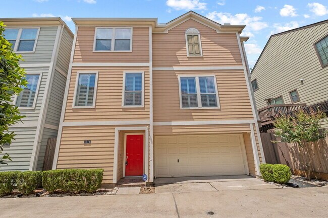 Building Photo - 5314 Schuler St
