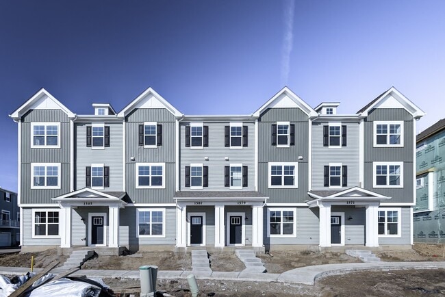 Building Photo - 1587 Syracuse Dr Rental