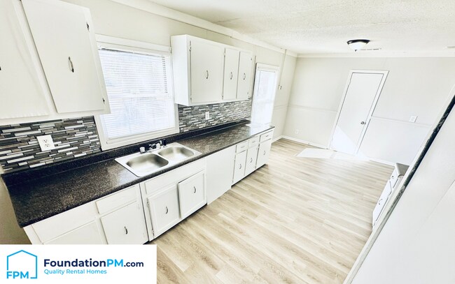 Photo - 1011 Cindy Ln