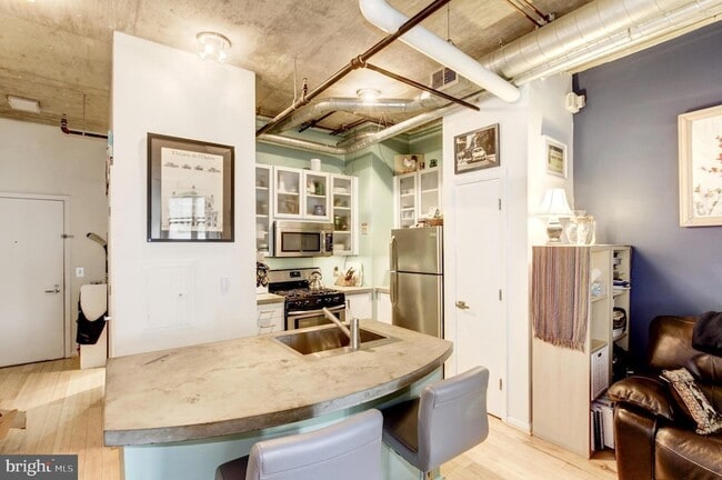 Photo - 1300 N Street NW Unit 408 Unidad 408