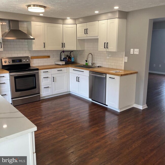 Photo - 7807 Edmunds Way