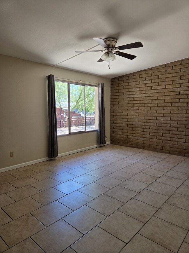 Photo - 1110 E Broadmor Dr
