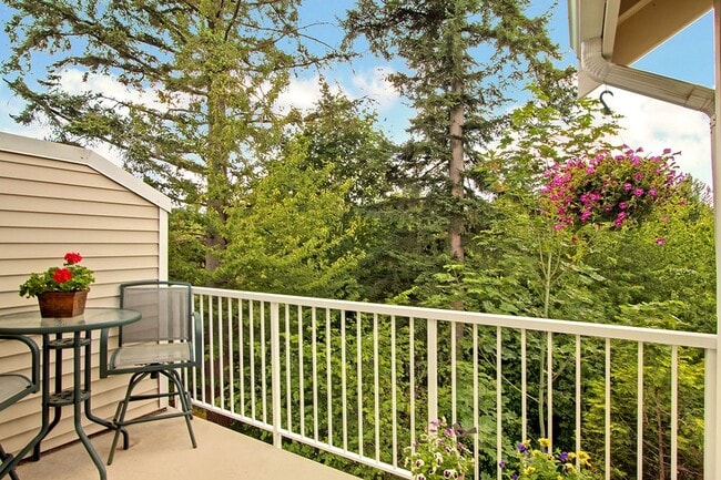 Photo - 2Bd/1.75Ba Bothell Condo Unit B303