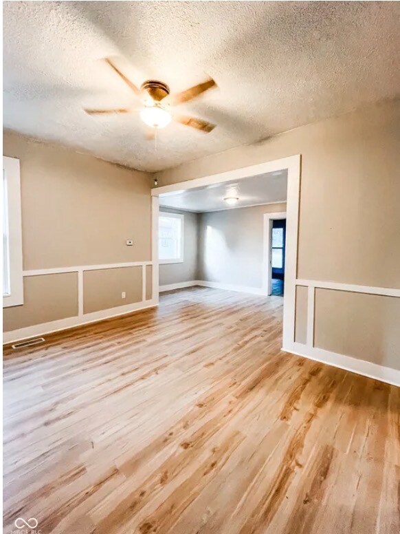 Photo - 102 Meridian St