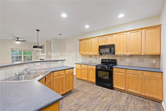 Photo - 3300 Suttles Dr SW