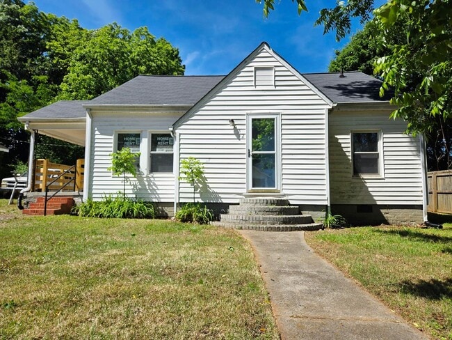 Building Photo - Great 2 bedrooms Home