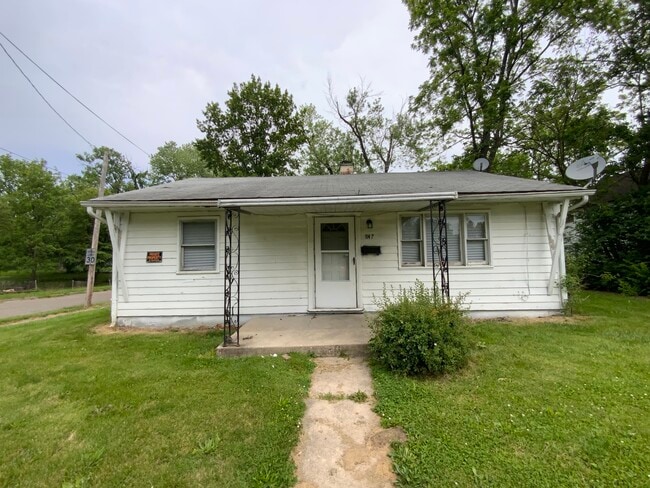 Building Photo - 847 E Seminary St Rental