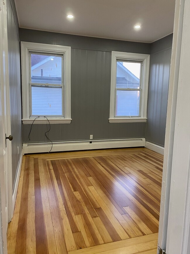 Photo - 33 White St Unit 2 floors